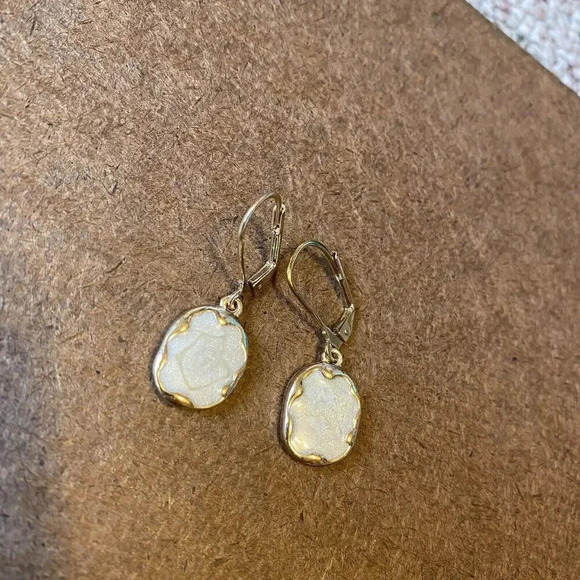 VTG Oval Ivory Gemstones Gold Drop Earrings - Picture 3 of 4
